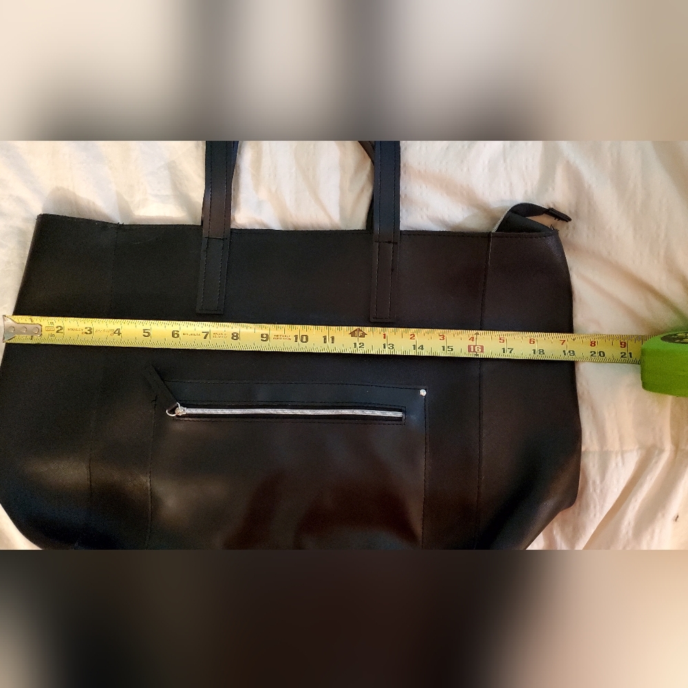 Basic Black Shoulder Bag - image 4